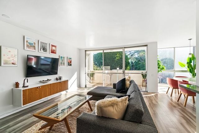 1015 Kings Rd in West Hollywood, CA - Building Photo - Building Photo