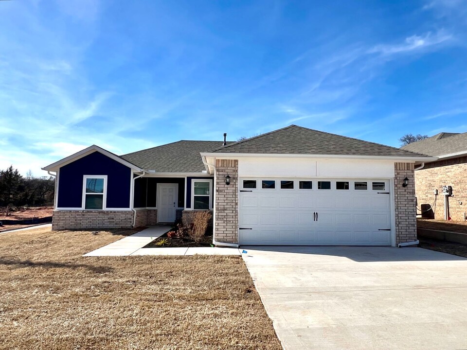 12405 Bluford Ln in Edmond, OK - Building Photo