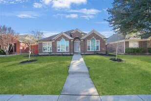 7108 Chateau Dr in Frisco, TX - Building Photo