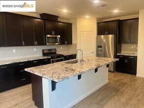 5464 Gallier Loop in Antioch, CA - Building Photo - Building Photo