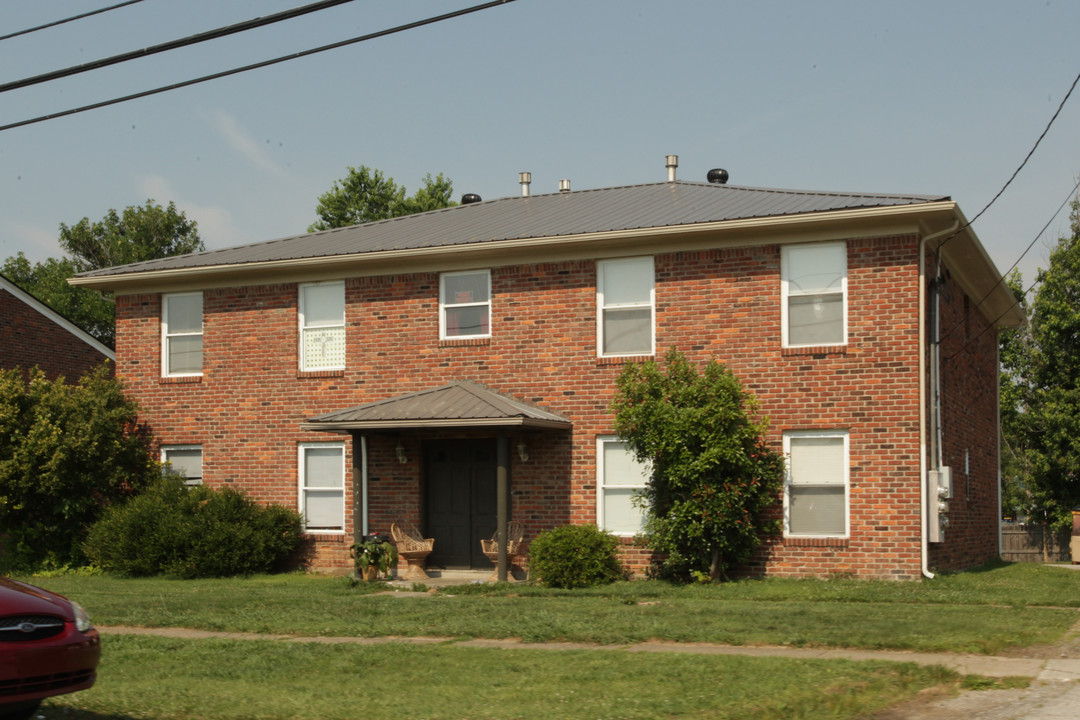 9711 Hudson Ln in Louisville, KY - Building Photo