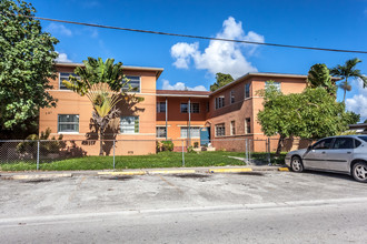 751 SW 11th St in Miami, FL - Building Photo - Building Photo