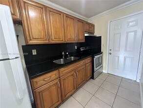 280 NW 39th St in Miami, FL - Building Photo - Building Photo