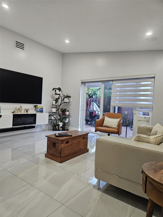 16314 SW 97th St in Miami, FL - Building Photo - Building Photo