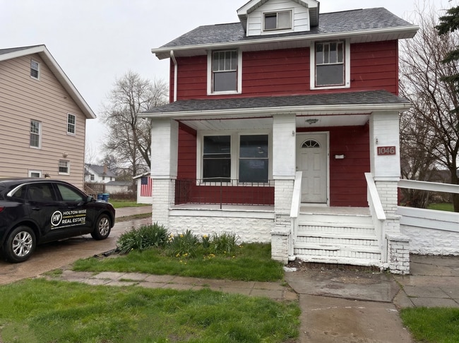 property at 1046 W 21st St