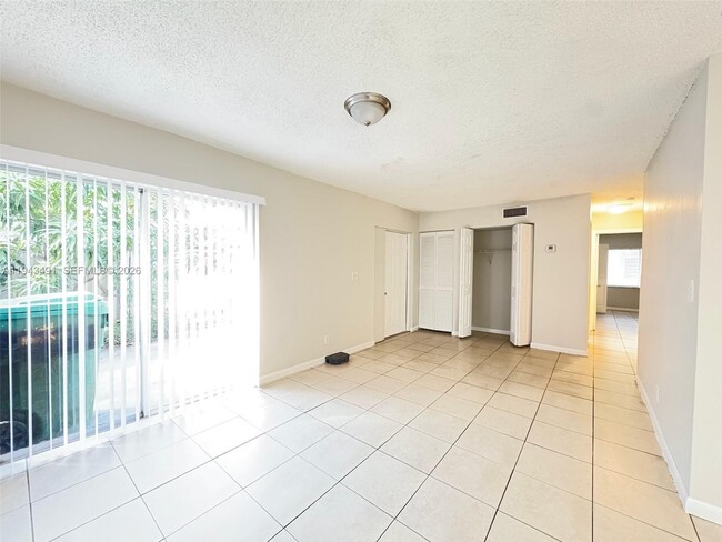 2221 NW 59th Ave in Lauderhill, FL - Building Photo - Building Photo