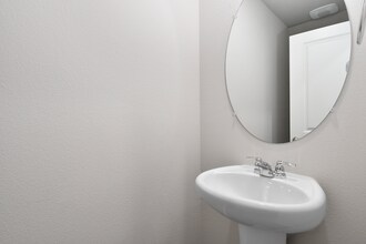 208 N 28th Pl in Ridgefield, WA - Foto de edificio - Building Photo