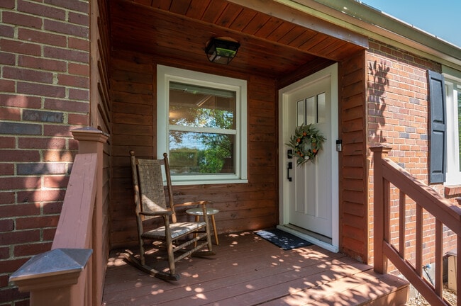 582 Whispering Hills Dr in Nashville, TN - Building Photo - Building Photo