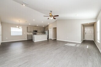 11821 Stone Pine St, Unit 346 in Riverview, FL - Building Photo - Building Photo