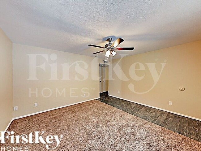 11438 N 44th Ave, Unit 2206 in Glendale, AZ - Foto de edificio - Building Photo