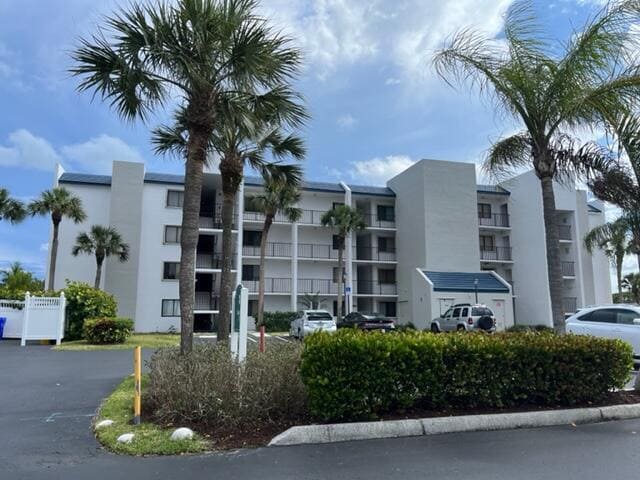 property at 1605 S US Hwy 1