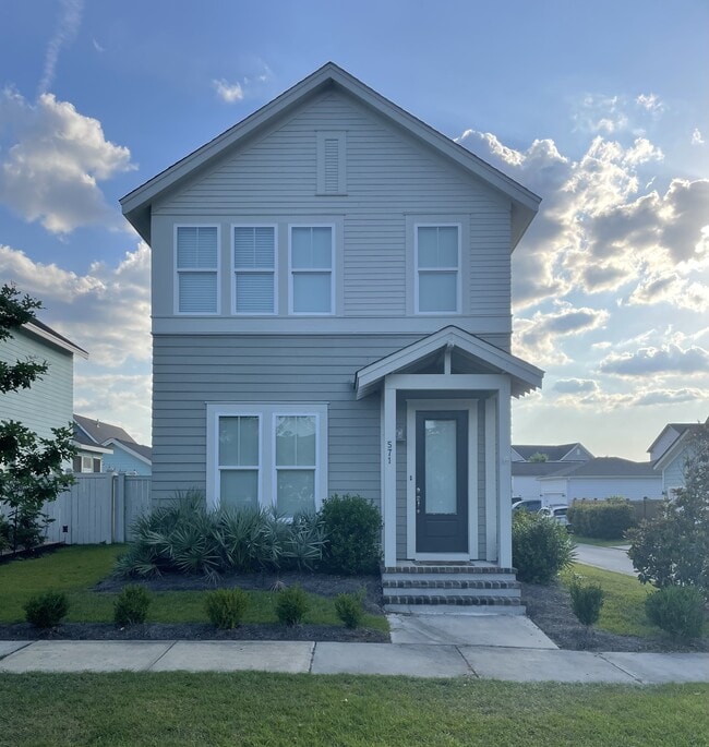property at 571 Cross Park Ln
