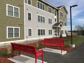 15 E Ridge Dr in Milford, NH - Building Photo - Building Photo