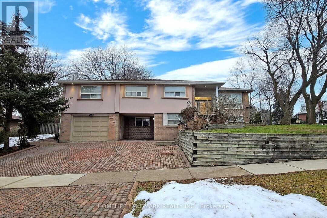 74 Creekwood Dr in Toronto, ON - Building Photo