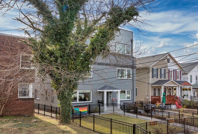 515 Montana Ave NE in Washington, DC - Building Photo - Building Photo