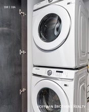 3686 Overland Ave, Unit PH10 in Los Angeles, CA - Foto de edificio - Building Photo