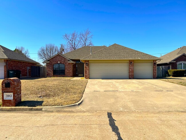 property at 3913 Lamar Dr