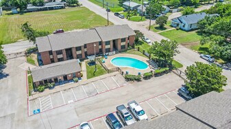 3240 Bonnie Dr in Fort Worth, TX - Building Photo