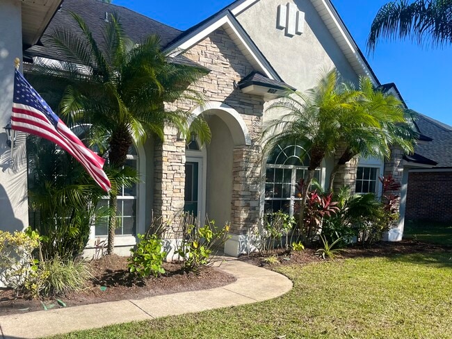 property at 807 E Red House Branch Rd