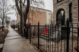 4837 S St Lawrence Ave in Chicago, IL - Building Photo - Building Photo