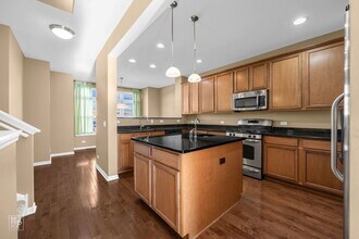 259 Aspen Pointe Rd in Vernon Hills, IL - Building Photo - Building Photo