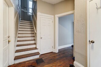 2330 Rohs St in Cincinnati, OH - Building Photo - Building Photo