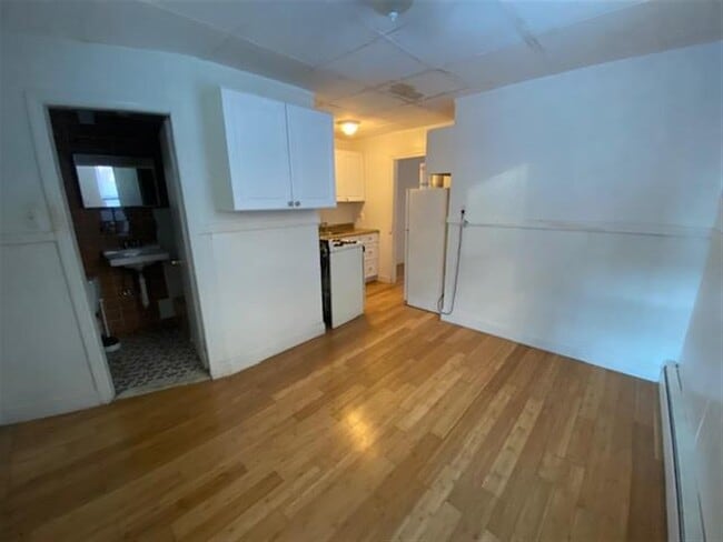 60 Otis St, Unit B in Cambridge, MA - Building Photo - Building Photo