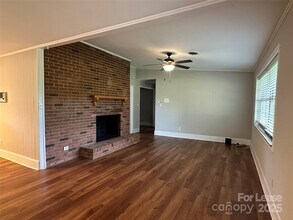 1600 Plumcrest Dr in Charlotte, NC - Building Photo - Building Photo