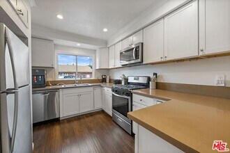 4613 W 18th St in Los Angeles, CA - Building Photo - Building Photo