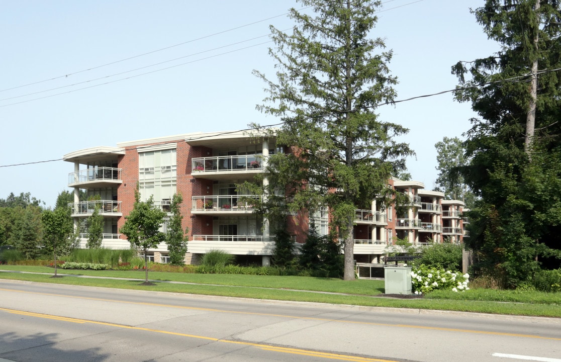 Stonegate in Hamilton, ON - Building Photo