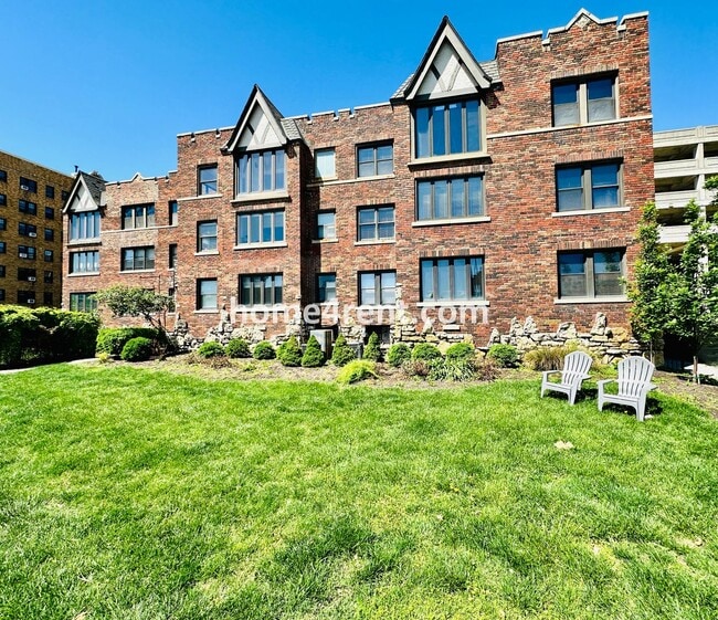 property at 700 W 48th St