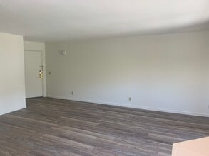 5300 E Waverly Dr in Palm Springs, CA - Building Photo - Building Photo