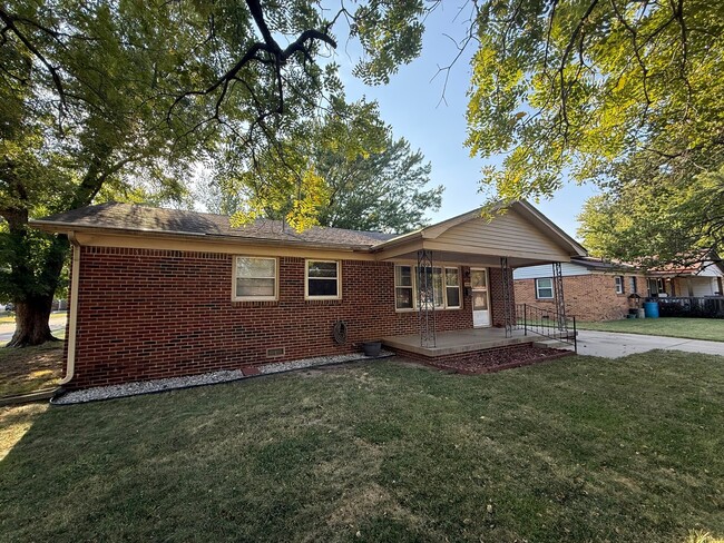 property at 445 S Kokomo Ave