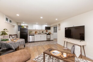 9640 Fredrickson Rd NW, Unit Lower in Bremerton, WA - Building Photo