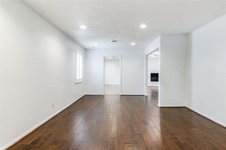 10415 Mapleridge Dr in Dallas, TX - Building Photo - Building Photo