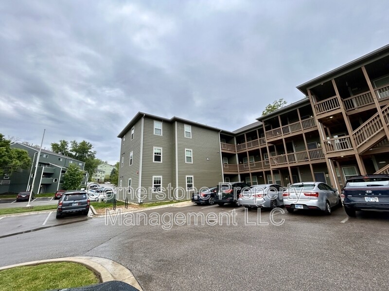 935 Michigan St in Lawrence, KS - Building Photo