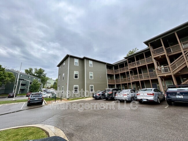 935 Michigan St