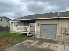 935 NW Cains Rd in Prineville, OR - Building Photo - Building Photo