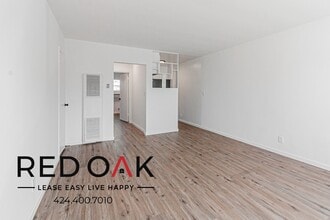 10015 Alondra Blvd in Bellflower, CA - Foto de edificio - Building Photo