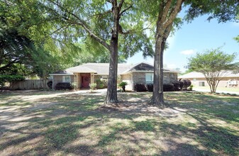 2606 Pinto Ln in Crestview, FL - Building Photo - Building Photo