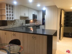 4314 Marina City Dr-Unit -526 in Marina Del Rey, CA - Building Photo - Building Photo