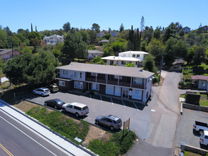 2455-2459 Alpine Blvd in Alpine, CA - Foto de edificio - Building Photo