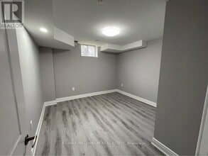 13 Haydrop Rd in Brampton, ON - Building Photo - Building Photo