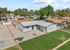319 E Nugent St in Lancaster, CA - Building Photo