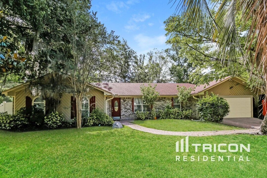 11403 Scott Mill Rd in Jacksonville, FL - Building Photo