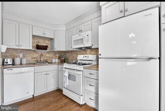 304 Pine St in Glenolden, PA - Building Photo - Building Photo