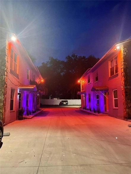 7919 Lakeshore Dr in Tampa, FL - Foto de edificio - Building Photo