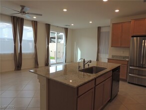 9991 Cluny Ave, Unit Apt 408 in Las Vegas, NV - Building Photo - Building Photo