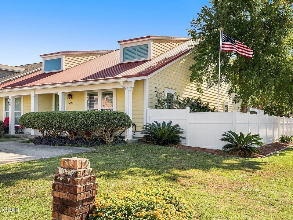 4036 Woodridge Rd in Panama City, FL - Building Photo