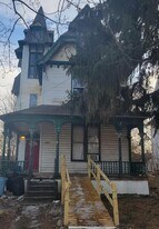 135 W 1st St, Unit 2 in Mansfield, OH - Building Photo